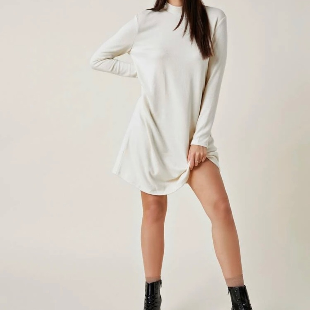 Turtleneck sweater dress - Cream midi